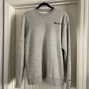 Champion Gray Crewneck Pullover Sweatshirt with Ribbed Cuffs
